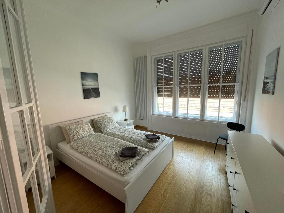 City Center 1, Cozy 2Br In The City Center! Budapest Bagian luar foto